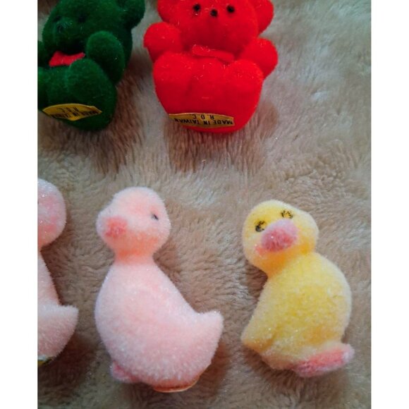 Miniature Flocked Animal Figurines Set Of Bears Ducks Squirrels Vintage Made I - Picture 2 of 7